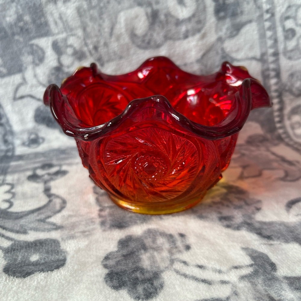 Stunning Vintage Amberina Carnival Glass Bowl - Red Yellow Pinwheel Design
